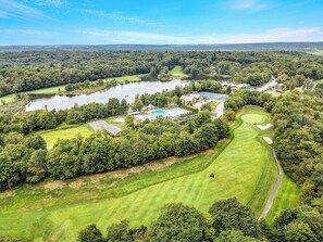Explore our vibrant community amenities, including a refreshing outdoor pool, exciting kayaking and paddleboarding, a scenic lake and beach with lifeguard supervision, and fun activities like bocce ball, shuffleboard, tennis, pickleball, and basketball. Plus, enjoy some peaceful fishing in our well-equipped facilities.