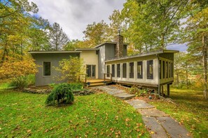 Steepletop Lodge