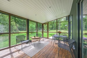 Screened in porch