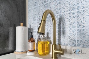 Bathroom amenities