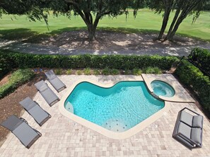 Great Golf View! 4 Lounge Chairs & Love Seat.