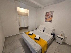 Chambre 2 avec salle de bain attenante