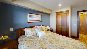 Indoors, Cushion, Home Decor, Bed, Furniture