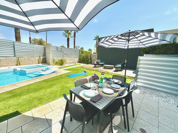 Outdoor dining