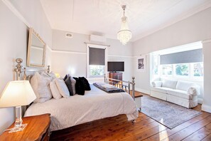Bedroom 1 - King + TV