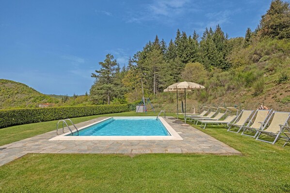 Building Exterior, Pool