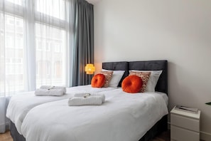 A comfy bed and fresh coffee – your perfect start after a night in the heart of Tilburg Center.