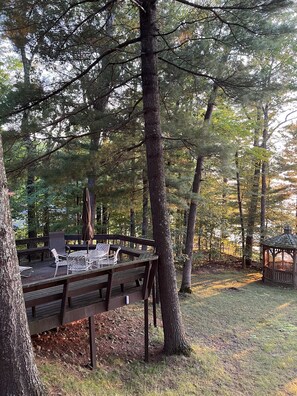 West facing deck overlooking lake