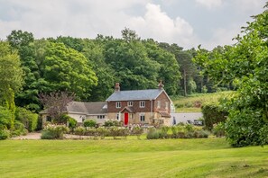 Welcome to Kidds Hill Farm, Colemans Hatch, Sussex