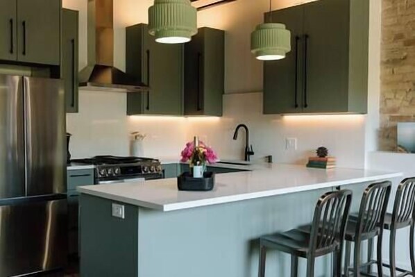 Unit B - Eat In Gourmet Kitchen