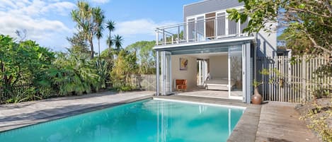 Salt water pool