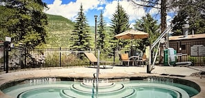 Bain à remous extérieur