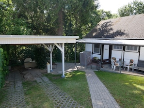 Außenansicht/Carport
