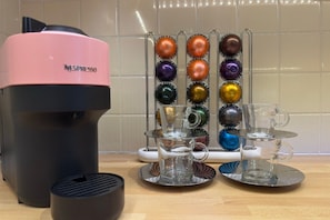 Kaffee und/oder Kaffeemaschine