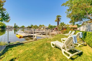 Boat Dock | Lounge Chairs | Lake Access