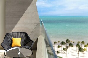 Spacious balcony equipped with Hammock.