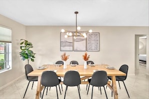 Inside3DiningRoom