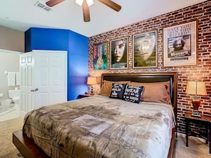 Harry Potter–themed room with a King bed and private bathroom — a magical retreat for fans!