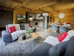 Lounge/Kitchen/Dining