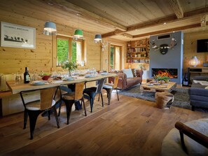 Dining /Lounge