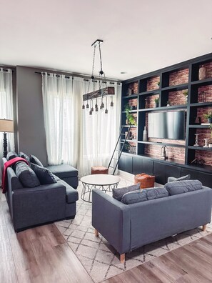 Living room (2)