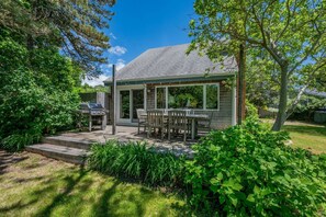 Private backyard oasis - 2 Bayberry Road Harwich Port Cape Cod-Cranberry Cottage-NEVR