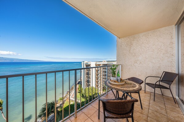 Royal Kahana 909 lanai with view 1