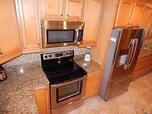 Kitchen - Fully equipped kitchen