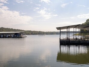 Lake access to swim but no boat dock access