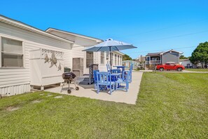 Private Patio | Charcoal Grill | Outdoor Shower | Beach Chairs