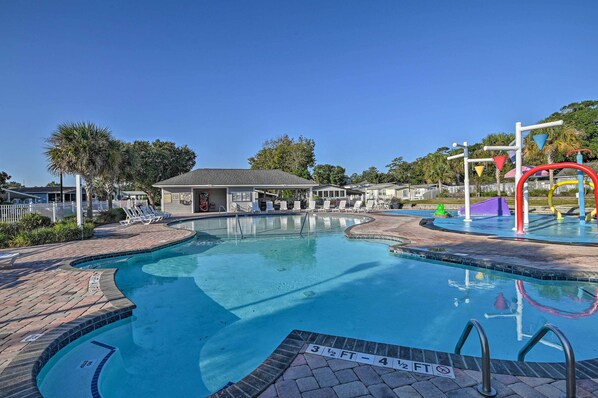 Myrtle Beach Vacation Rental | 3BR | 2BA | 1,000 Sq Ft | 3 Steps to Enter