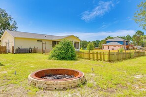 Fire Pit | Private Yard