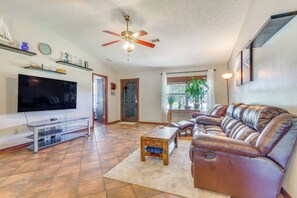 Living Room | Smart TV | Central A/C