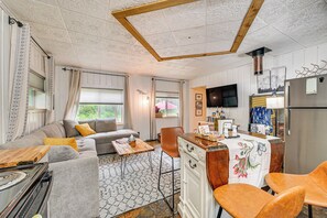 Living Room | 1st Floor | Smart TV | Free WiFi