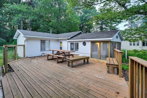 East Tawas Vacation Rental | 1BR | 1BA | 700 Sq Ft | Step-Free Entry