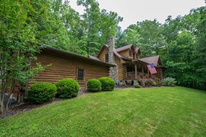 Spacious yard at Noah's Ark