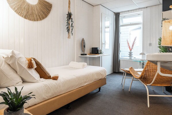 Bed and Breakfast Zoutelande – Ideal for solo travelers seeking peace and style
Bed and Breakfast Zoutelande – Ideaal voor soloreizigers die rust en stijl zoeken
Bed and Breakfast Zoutelande – Ideal für Alleinreisende, die Ruhe und Stil suchen