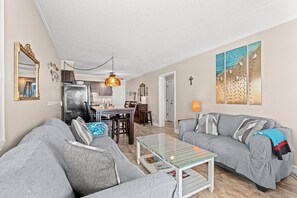 A Place at The Beach 9660- 313 Living Area