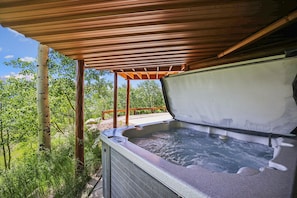 Hot Tub - Hamilton Creek Cabin - Silverthorne Vacation Rental