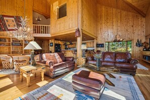 Living Area - Hamilton Creek Cabin - Silverthorne Vacation Rental