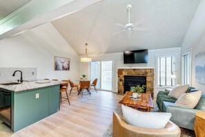 Living Room | 1st Floor | Smart TV | Gas Fireplace | Central A/C & Heating