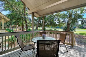 26 Fazio | Covered Deck - 26 Fazio | Covered Deck