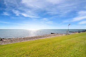 Enjoy your morning cup of coffee while taking in this view!