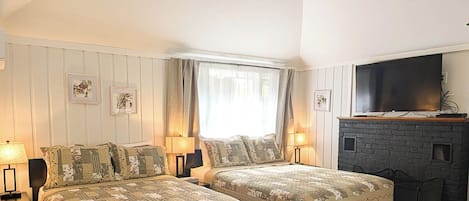 Cabin201920Bedroom_1