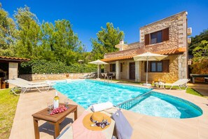 Beautiful villa with private pool and terrace with sea views