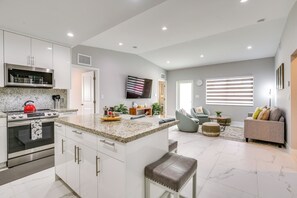 Living Space | Central A/C & Heating | Free WiFi | Smart TV