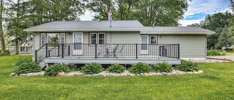Reading Vacation Rental | 3BR | 2BA | 4 Steps to Enter | 1,200 Sq Ft