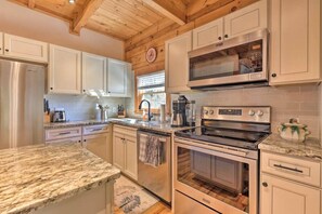 Gourmet kitchen