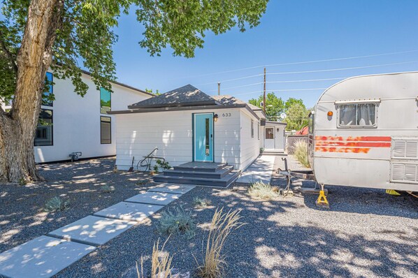 Perfectly located to enjoy both convenience and seclusion.