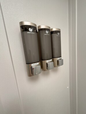 Bathroom amenities